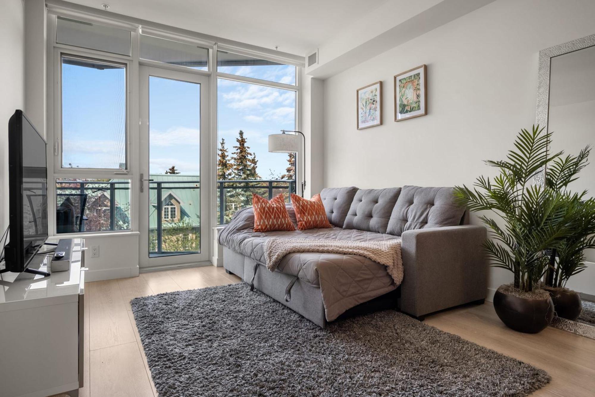Guest Favorite Riverside Retreat- Walking Trails, Downtown Near Stampede! Free Banff Pass, Wine, Gym, Parking! YYC Exterior foto